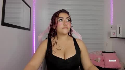 Snapshot of roxanne_morelli chatting on 01/14/26, 11:16 roxanne online show from 01/14/26, 11:16