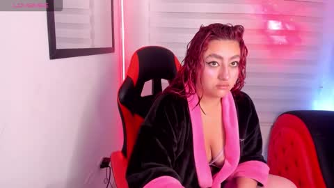 Snapshot of roxanne_morelli chatting on 02/17/26, 12:12 roxanne online show from 02/17/26, 12:12