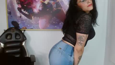 Roxanne online show from 10/27/25, 08:02