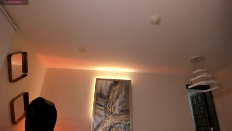 Roxanne Hill  online show from 01/10/26, 11:45