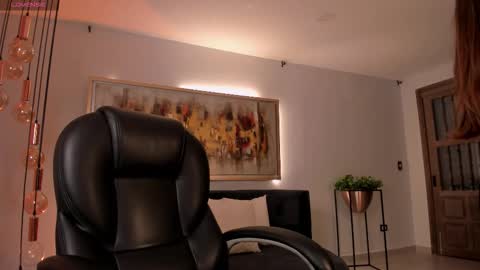 Roxanne Hill  online show from 01/12/26, 12:32