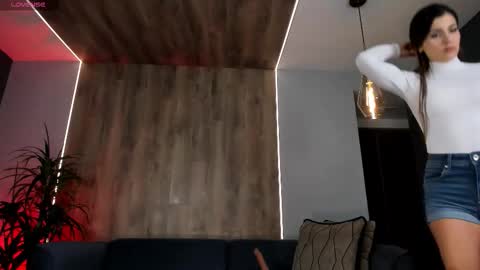 Roxanne Hill  online show from 03/14/26, 11:04