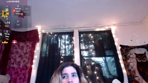 Snapshot of roxanneroulette chatting on 06/14/26, 03:58 Silver online show from 06/14/26, 03:58