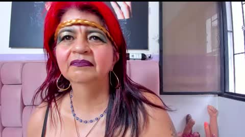 Snapshot of roxettemature chatting on 02/23/25, 11:33 RoxetteMature online show from 02/23/25, 11:33