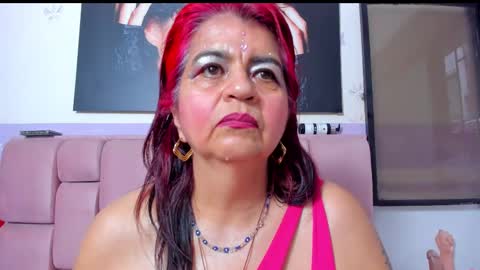 Snapshot of roxettemature chatting on 02/25/25, 12:03 RoxetteMature online show from 02/25/25, 12:03