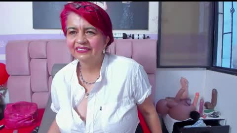 Snapshot of roxettemature chatting on 02/26/25, 11:30 RoxetteMature online show from 02/26/25, 11:30