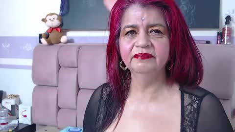 Snapshot of roxettemature chatting on 09/10/25, 11:54 RoxetteMature online show from 09/10/25, 11:54