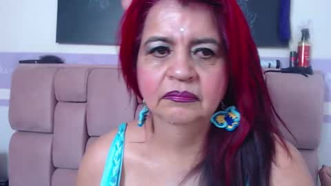 Snapshot of roxettemature chatting on 09/28/25, 01:27 RoxetteMature online show from 09/28/25, 01:27