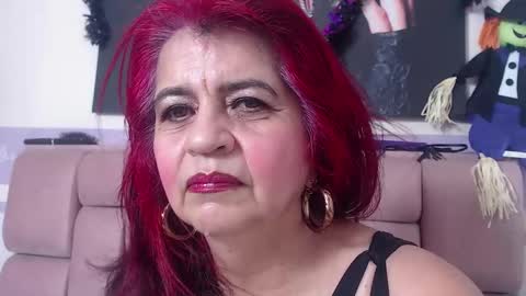 Snapshot of roxettemature chatting on 10/21/25, 12:06 RoxetteMature online show from 10/21/25, 12:06