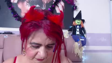 Snapshot of roxettemature chatting on 10/30/25, 12:17 RoxetteMature online show from 10/30/25, 12:17