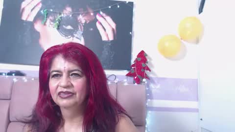 Snapshot of roxettemature chatting on 11/30/25, 12:20 RoxetteMature online show from 11/30/25, 12:20