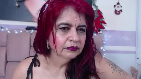 Snapshot of roxettemature chatting on 12/02/25, 12:21 RoxetteMature online show from 12/02/25, 12:21