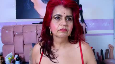 Snapshot of roxettemature chatting on 01/14/26, 12:11 RoxetteMature online show from 01/14/26, 12:11