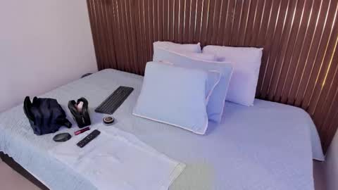 Roxie  online show from 12/02/25, 11:37