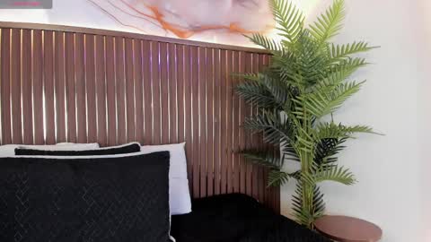 Roxie  online show from 04/02/26, 12:25