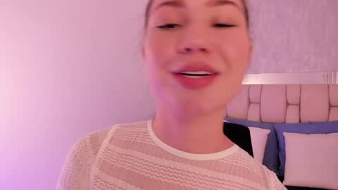 Roxie  online show from 01/21/25, 10:41