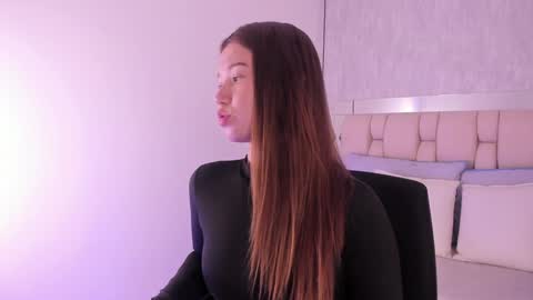 Roxie  online show from 01/24/25, 07:28