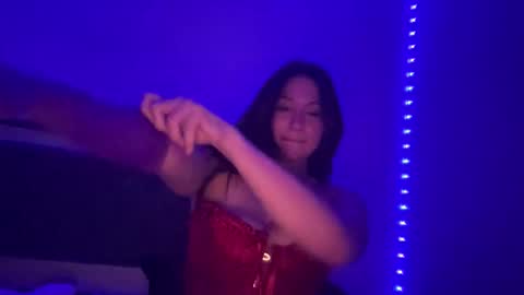 Snapshot of roxie_v chatting on 11/02/25, 04:59 Roxie online show from 11/02/25, 04:59