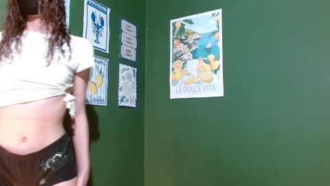 Roxie online show from 10/29/25, 02:36