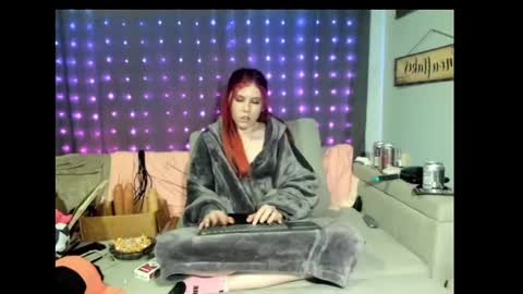 roxihazeleyes online show from 02/24/25, 10:26