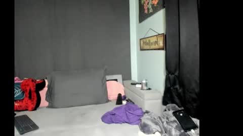 roxihazeleyes online show from 02/09/26, 05:00