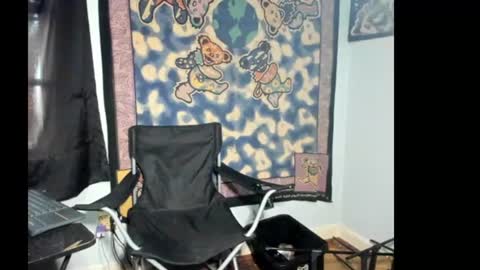 Snapshot of roxihazeleyes chatting on 07/17/26, 12:56 roxihazeleyes online show from 07/17/26, 12:56
