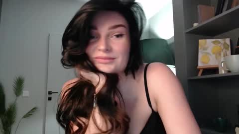 Snapshot of roxxiejet chatting on 11/04/25, 10:03 roxxiejet online show from 11/04/25, 10:03