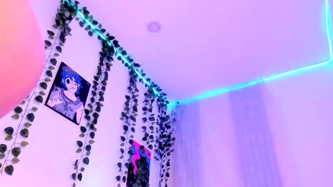 Snapshot of roxxxevelvet chatting on 03/05/25, 11:38 Roxx IG online show from 03/05/25, 11:38