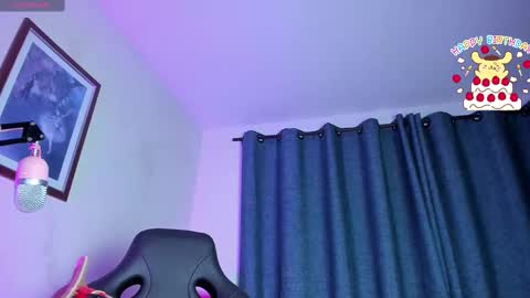 Snapshot of roxy_clark chatting on 02/28/25, 05:48 Annah online show from 02/28/25, 05:48