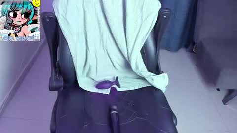 Snapshot of roxy_clark chatting on 09/23/25, 09:23 Annah online show from 09/23/25, 09:23