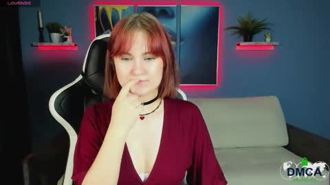 Snapshot of roxy_foxi chatting on 09/19/25, 08:05 Roxy fiery online show from 09/19/25, 08:05