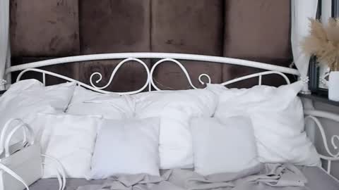 Roxy online show from 10/21/25, 10:27