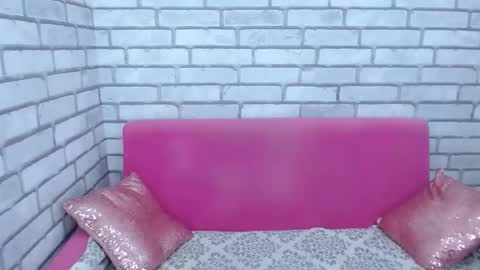 Snapshot of roxy_luxe chatting on 11/29/25, 08:17 roxy_luxe online show from 11/29/25, 08:17