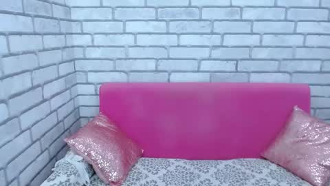 Snapshot of roxy_luxe chatting on 12/14/25, 08:09 roxy_luxe online show from 12/14/25, 08:09