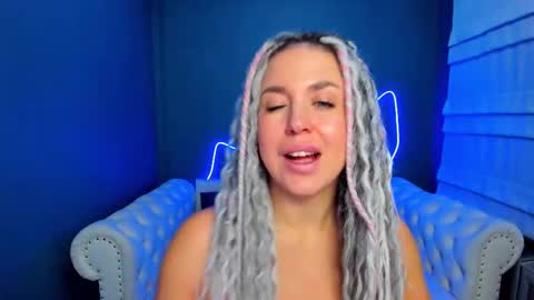 Roxy online show from 11/07/25, 01:27