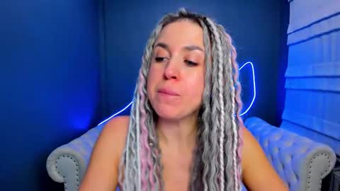 Roxy online show from 01/14/26, 01:55