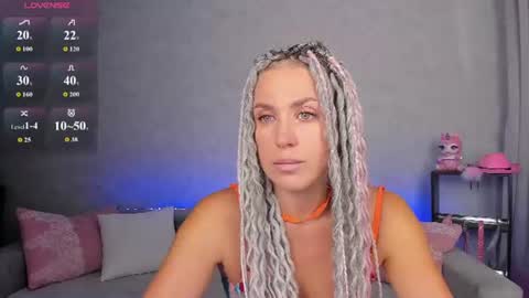 Snapshot of roxy_mars chatting on 07/08/26, 01:21 Roxy online show from 07/08/26, 01:21