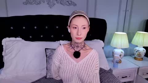 roxanne online show from 05/18/26, 04:07