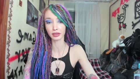 Snapshot of roxy_silver chatting on 12/30/24, 01:26 Roxy online show from 12/30/24, 01:26