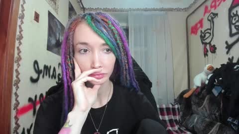 Snapshot of roxy_silver chatting on 12/30/24, 07:42 Roxy online show from 12/30/24, 07:42