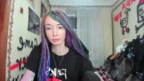 Snapshot of roxy_silver chatting on 12/31/24, 12:11 Roxy online show from 12/31/24, 12:11