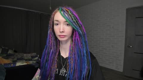 Snapshot of roxy_silver chatting on 01/06/25, 01:19 Roxy online show from 01/06/25, 01:19