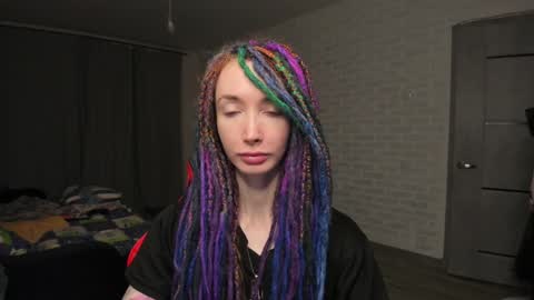 Snapshot of roxy_silver chatting on 01/07/25, 05:53 Roxy online show from 01/07/25, 05:53