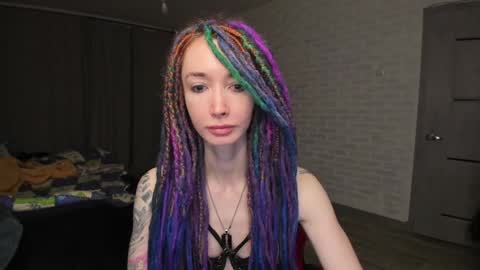 Snapshot of roxy_silver chatting on 01/11/25, 05:41 Roxy online show from 01/11/25, 05:41