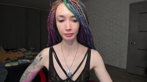 Snapshot of roxy_silver chatting on 01/12/25, 08:47 Roxy online show from 01/12/25, 08:47