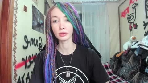 Snapshot of roxy_silver chatting on 01/19/25, 06:53 Roxy online show from 01/19/25, 06:53