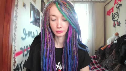 Snapshot of roxy_silver chatting on 01/22/25, 11:01 Roxy online show from 01/22/25, 11:01