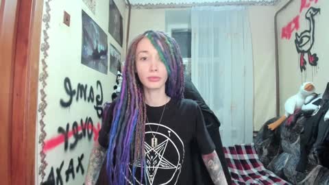 Snapshot of roxy_silver chatting on 01/23/25, 09:50 Roxy online show from 01/23/25, 09:50