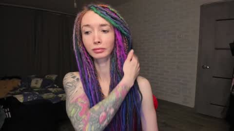 Snapshot of roxy_silver chatting on 01/28/25, 08:36 Roxy online show from 01/28/25, 08:36