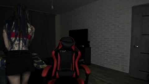 Snapshot of roxy_silver chatting on 02/03/25, 09:18 Roxy online show from 02/03/25, 09:18